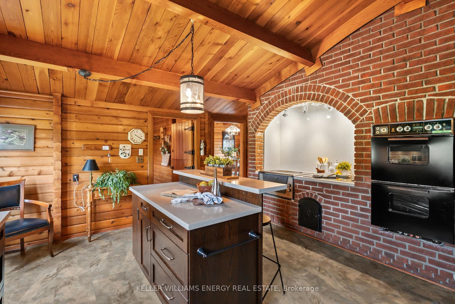 7368 Mercer Road photo 10