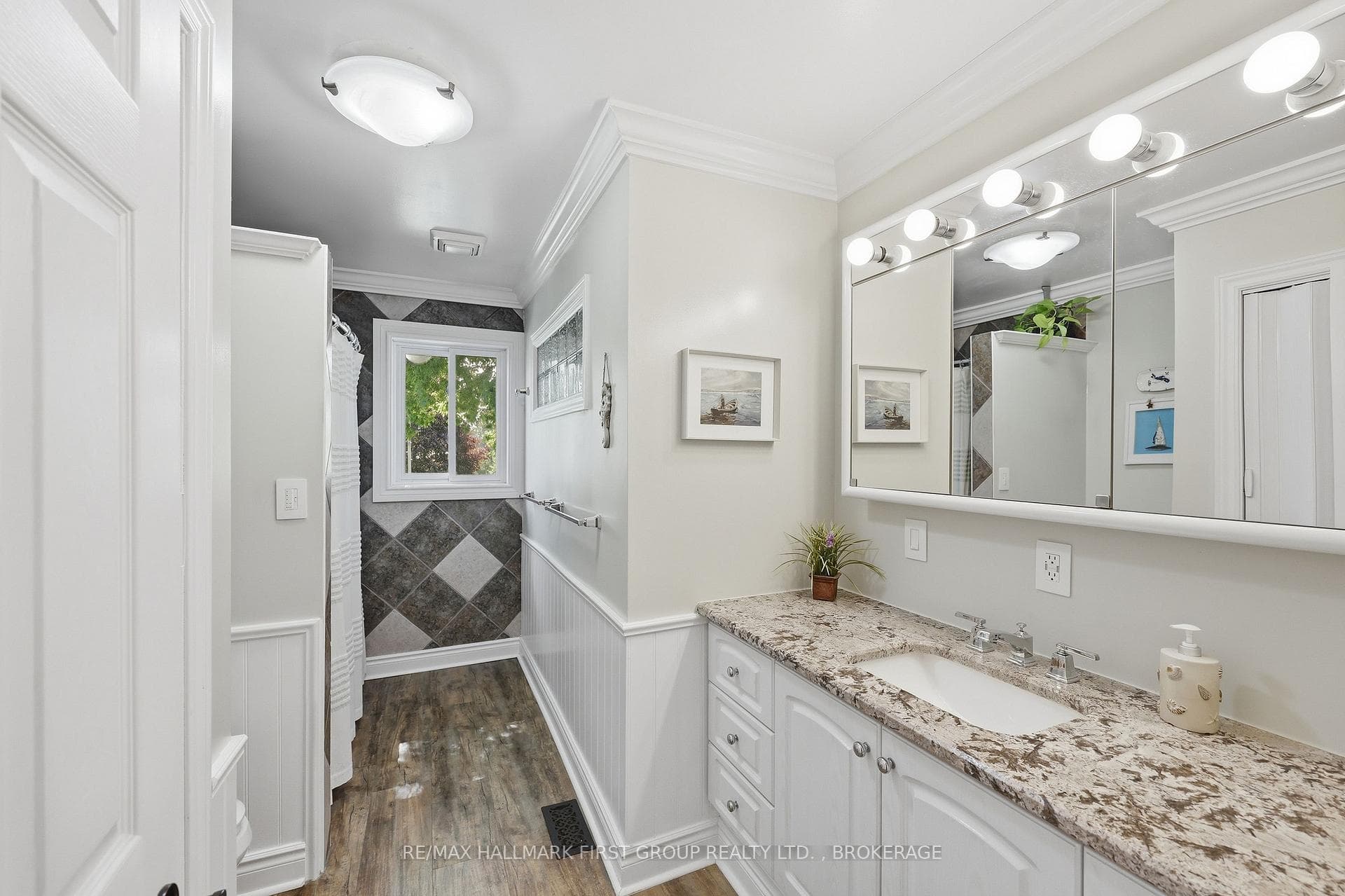 1470 Sydenham Road photo 16