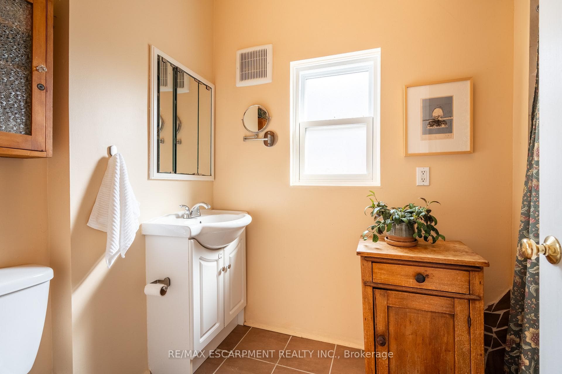 143 Wentworth Street photo 23