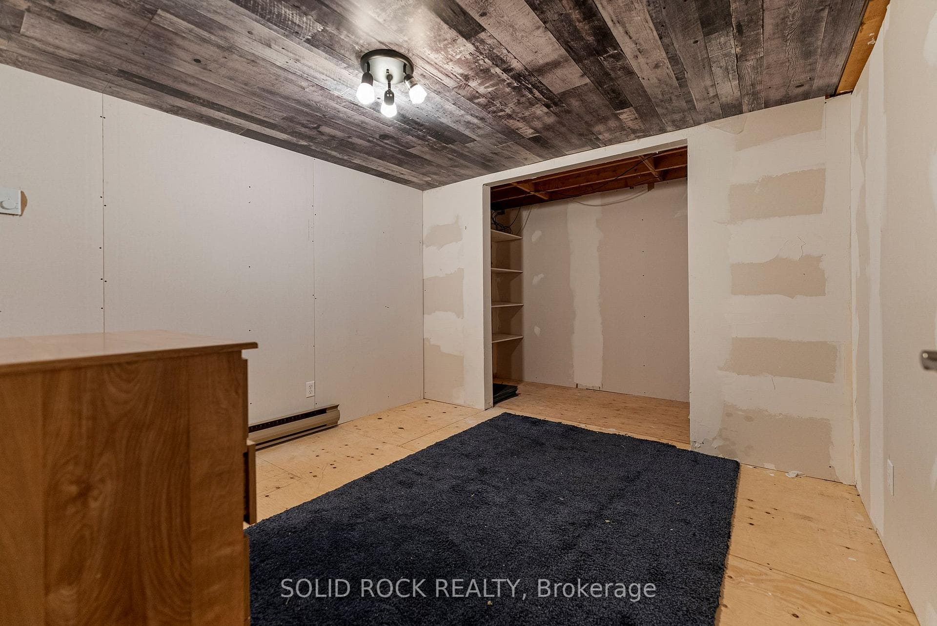 2345 Fitzroy Street photo 23