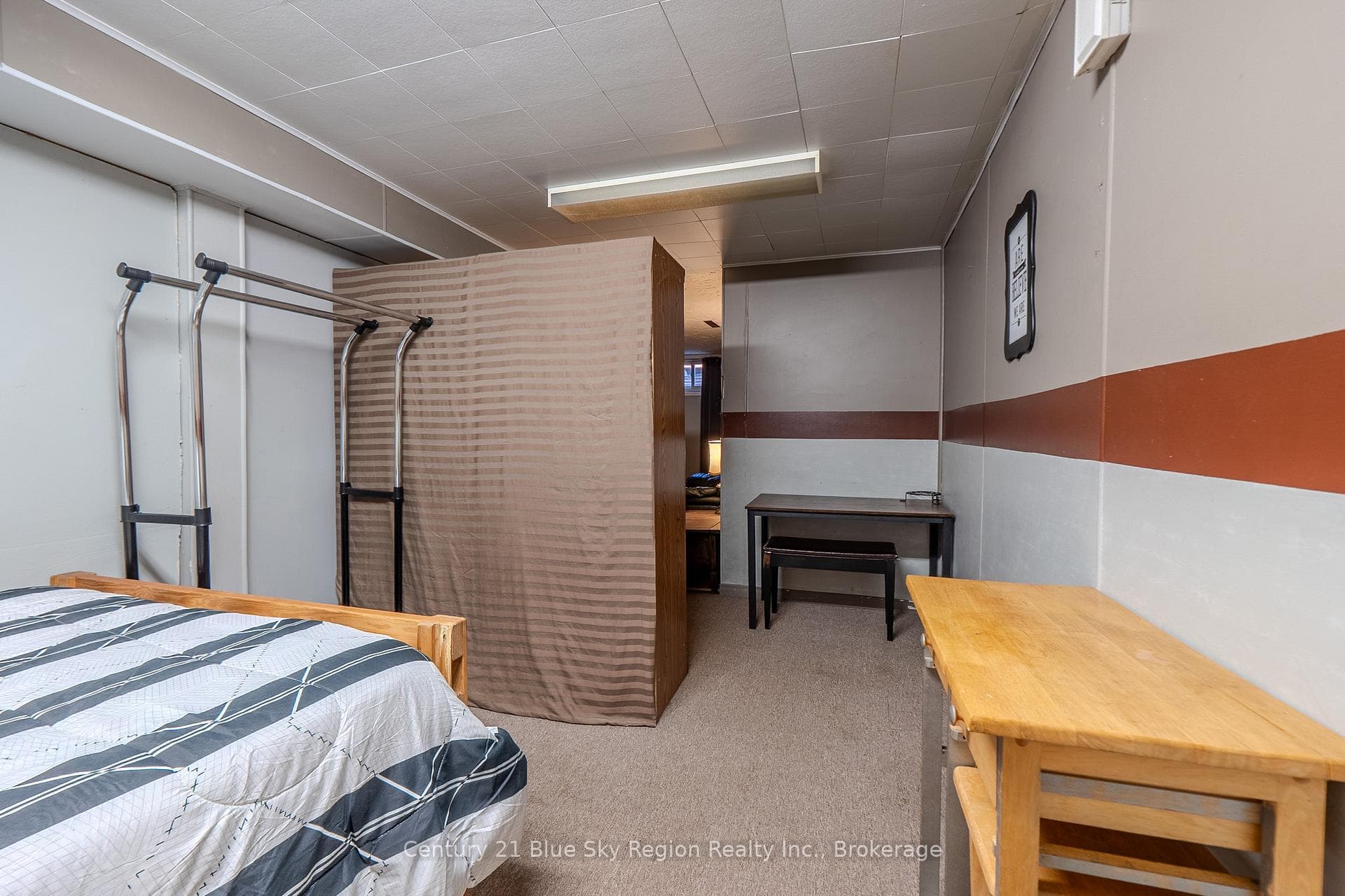 735 Mckay Avenue photo 16