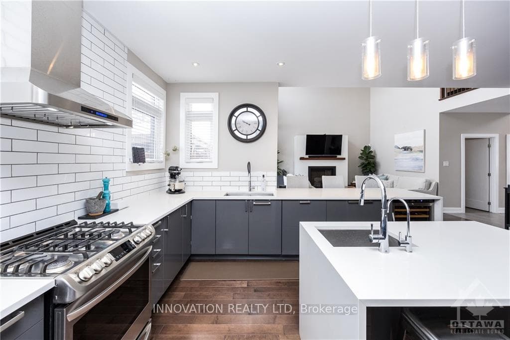1613 MAGIC MORNING Way photo 14