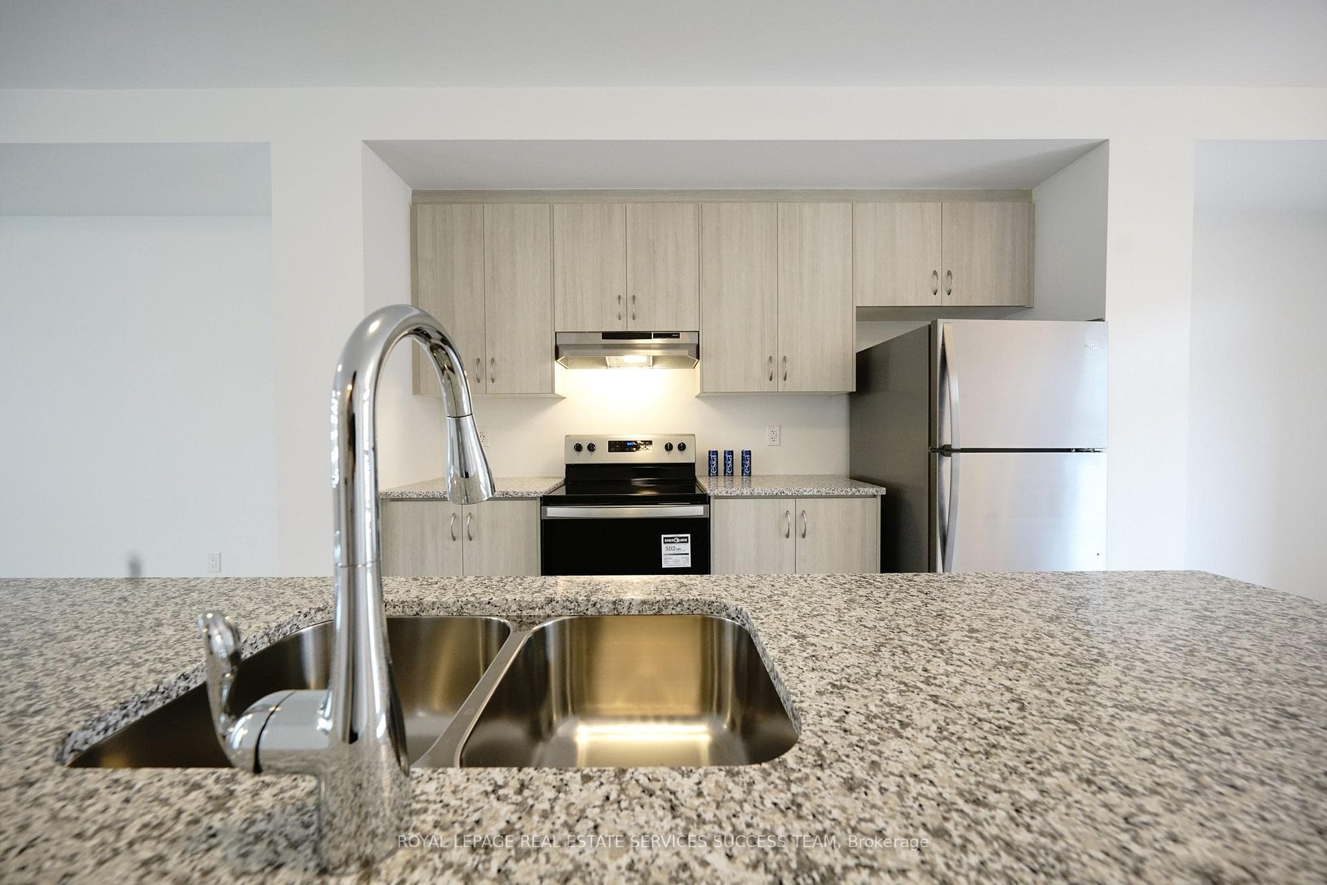 1377 Kobzar Drive photo 11