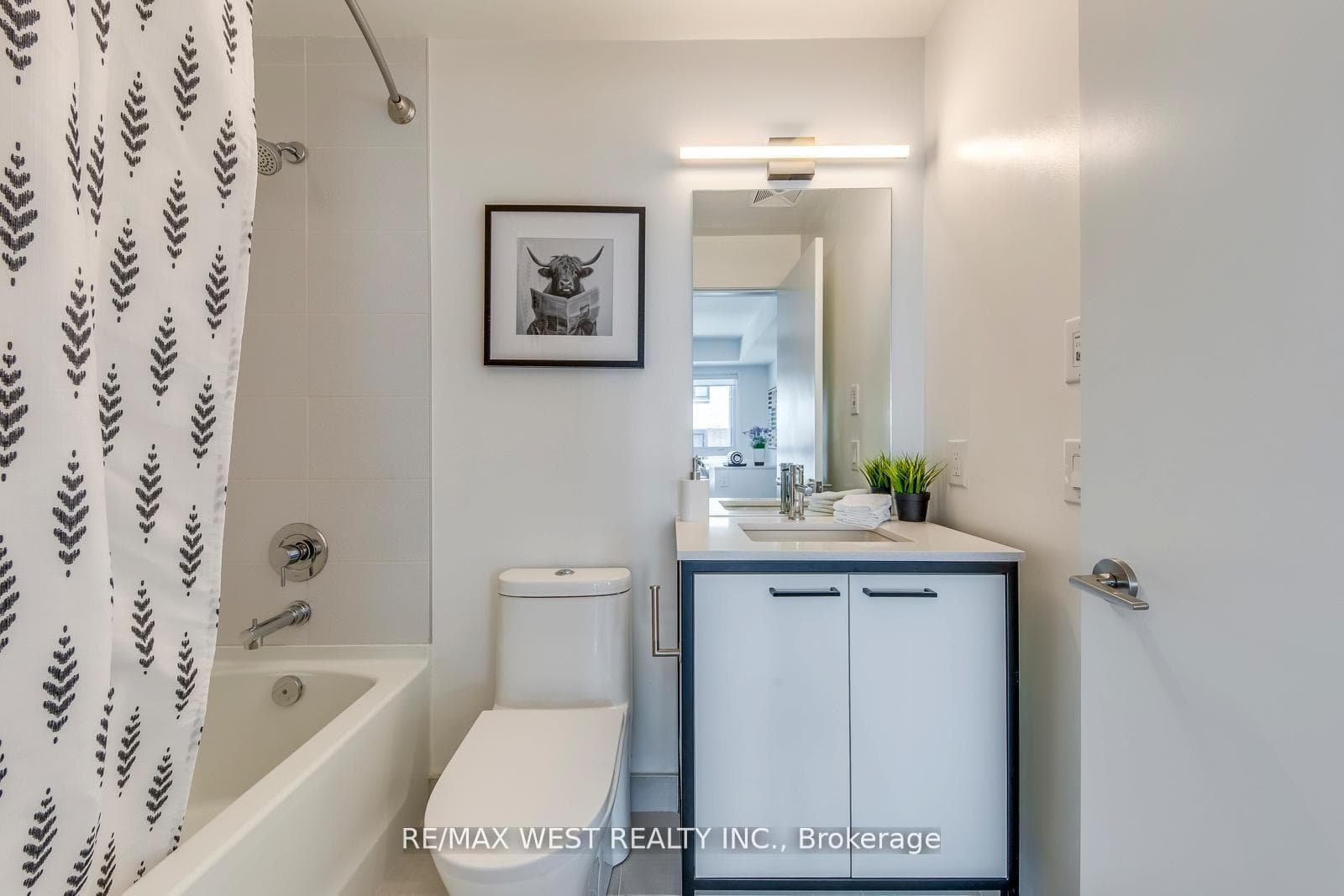 30 Ed Clark Gardens Boulevard Unit 14 photo 34
