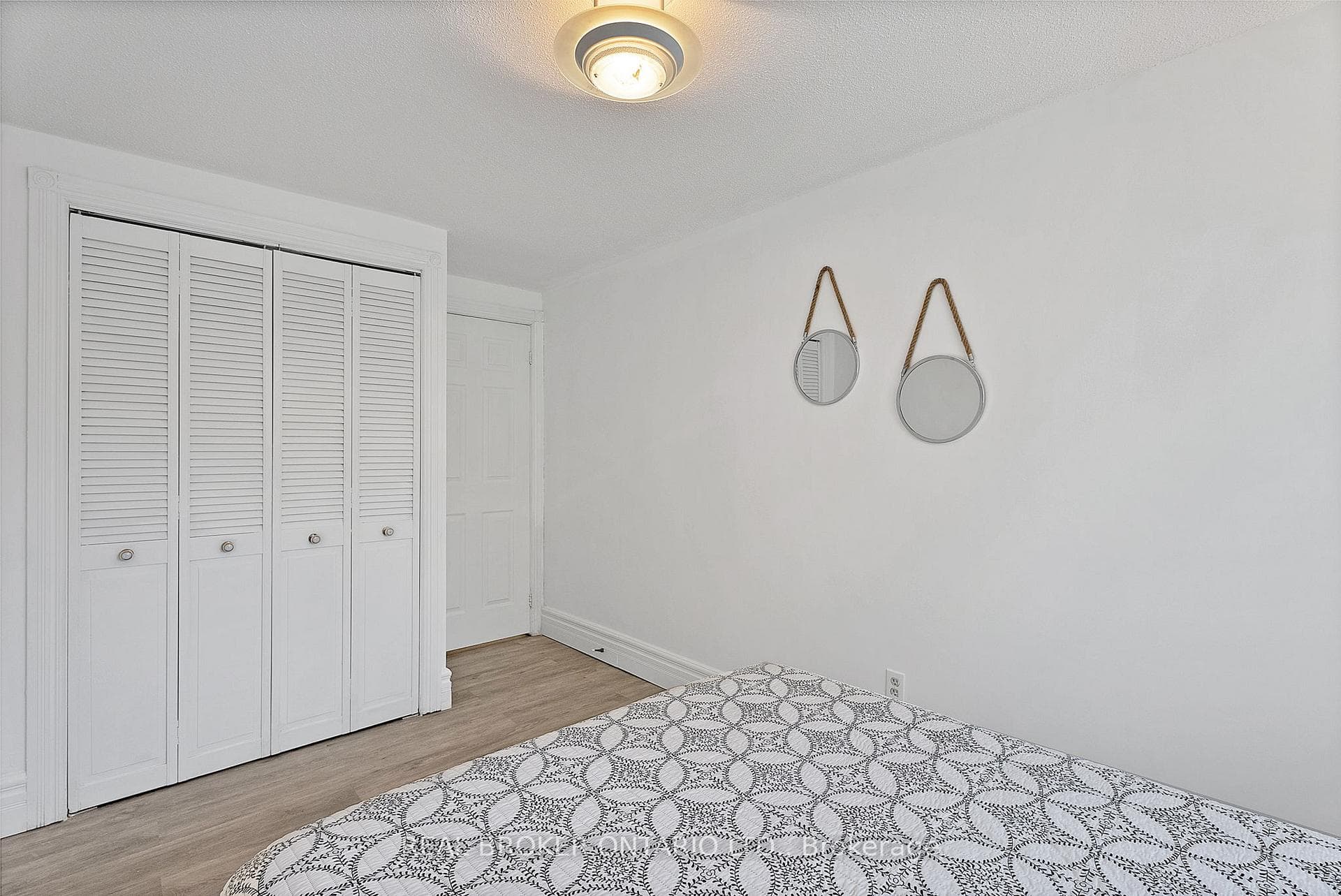 104 Goodwood Drive photo 31