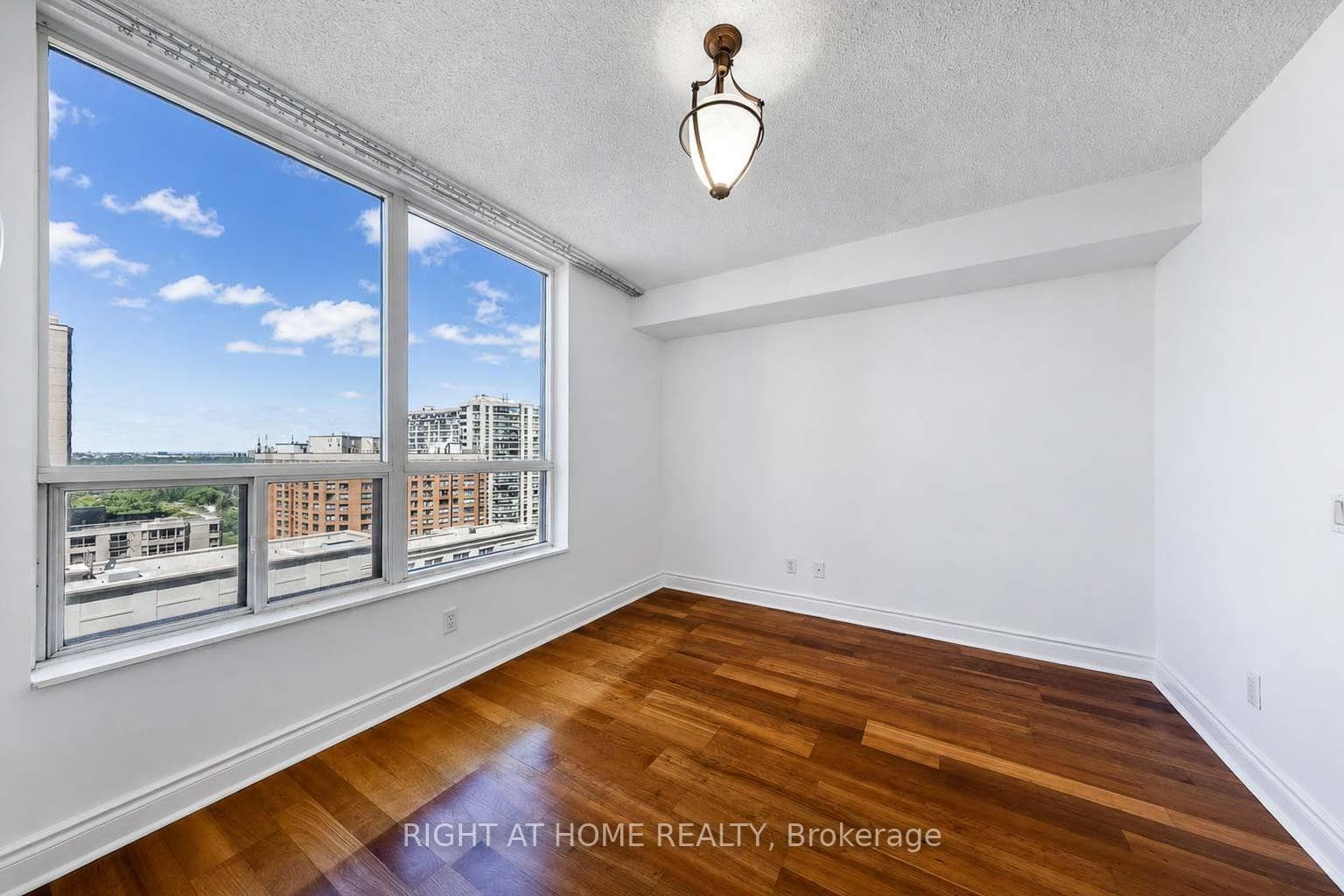 10 Northtown Way Unit 1405 photo 14