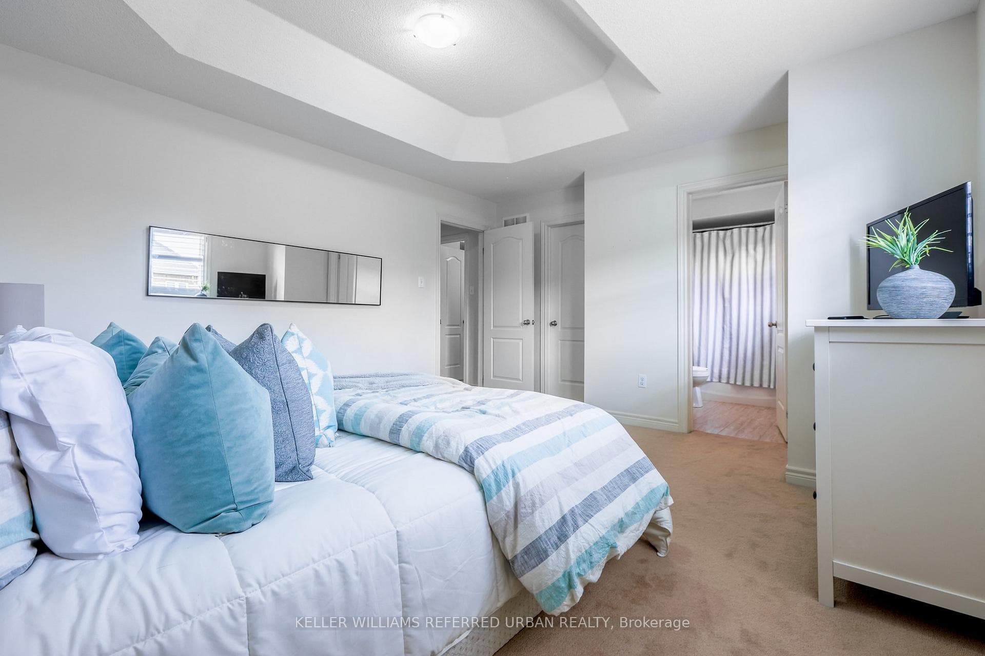 23 Fitzroy Avenue photo 26