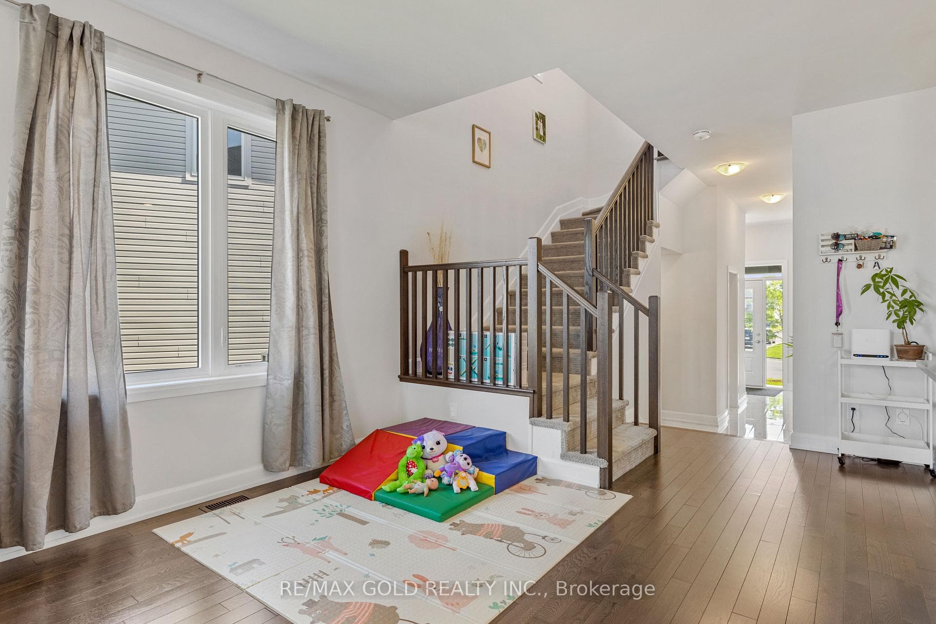 329 Grackle Street photo 20