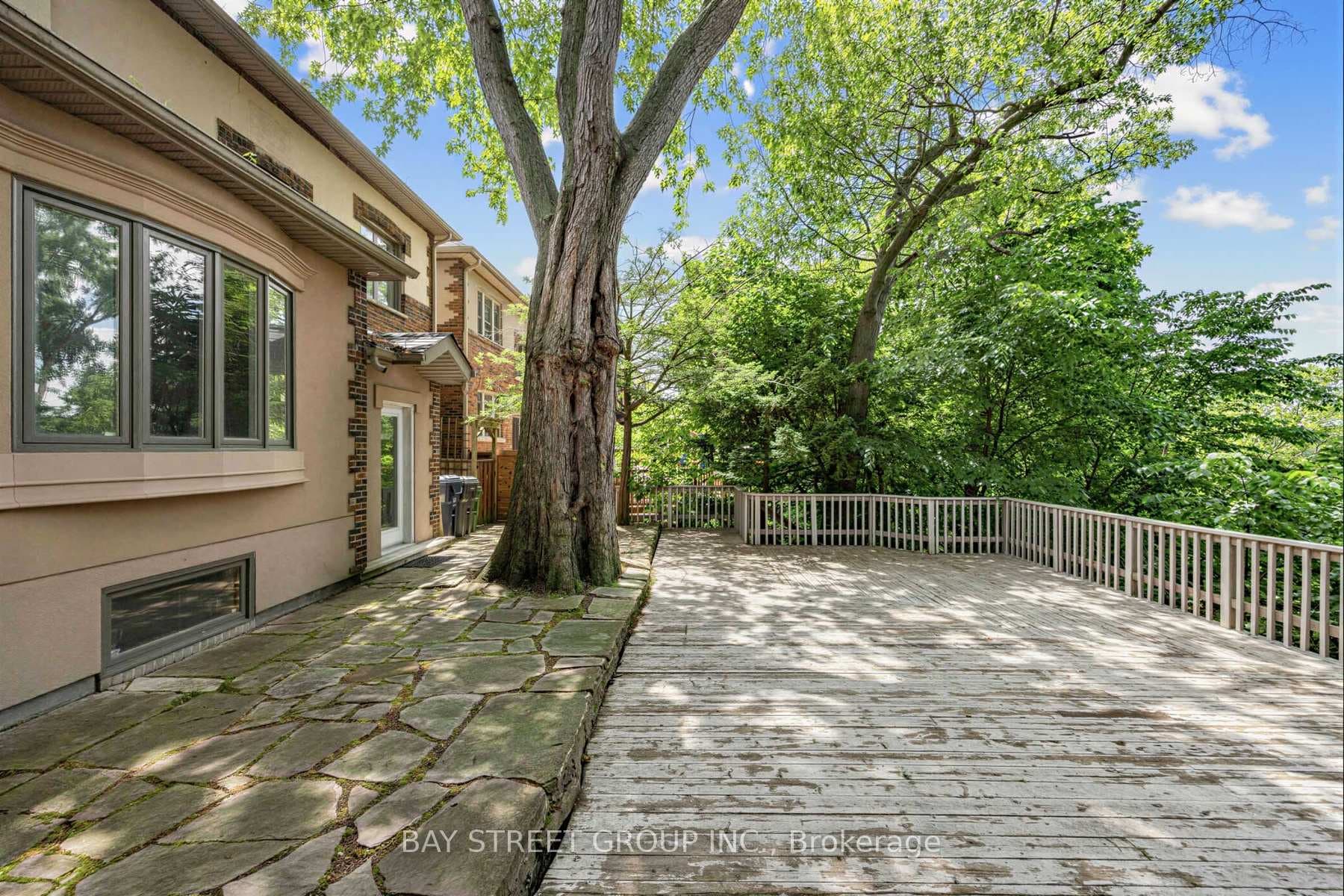136 Humbercrest Boulevard photo 38