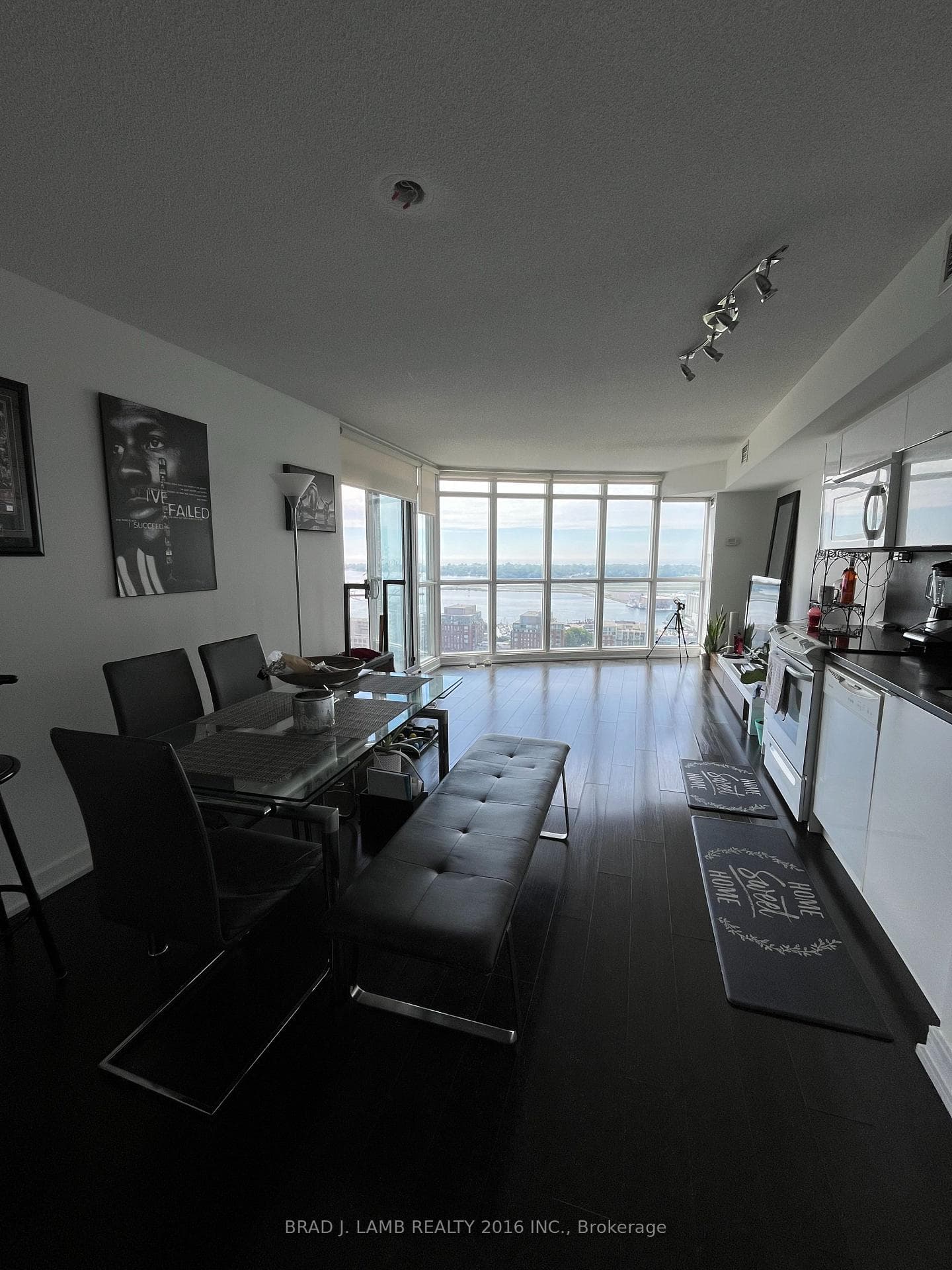 21 Iceboat Terrace Unit 2806 photo 2