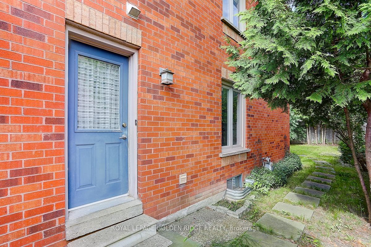 370 Chambers Crescent photo 37