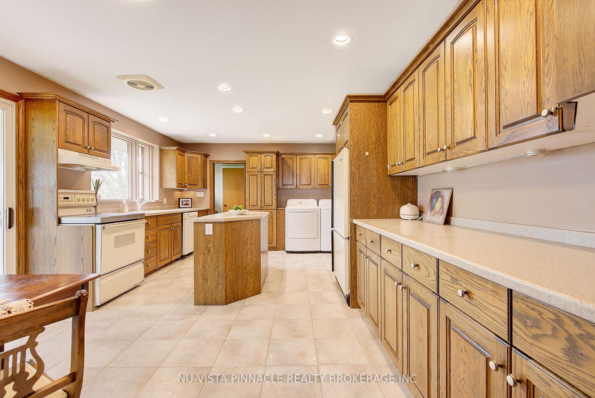 21752 Richmond Street photo 11