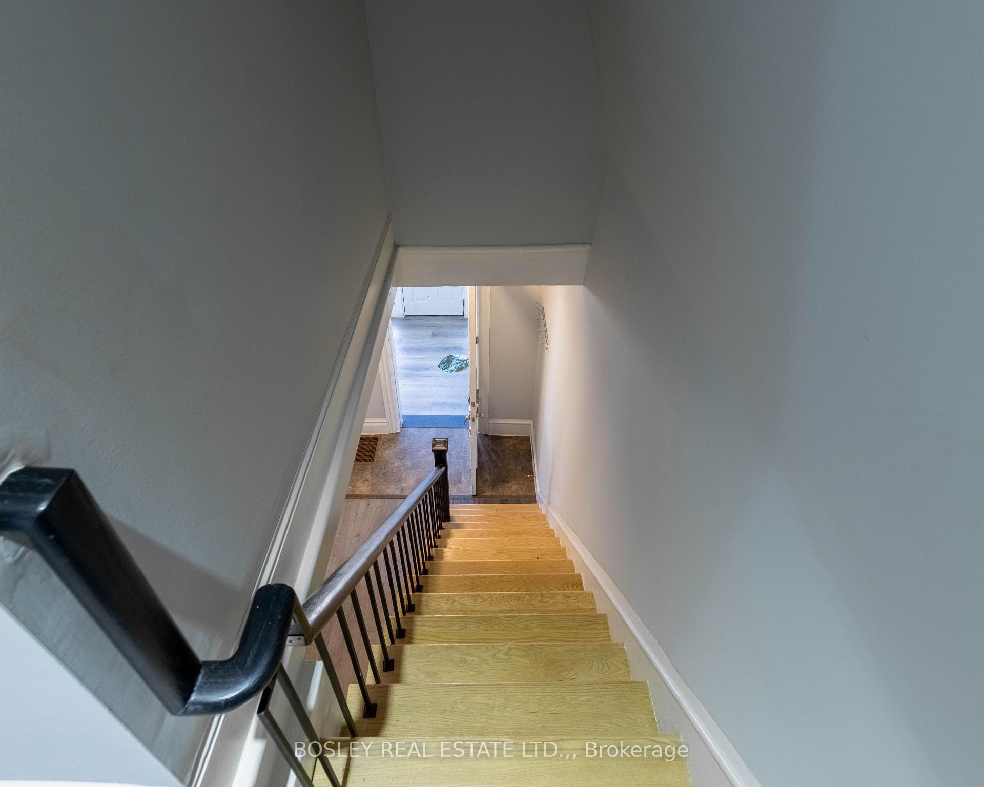 4466 Fourth Avenue photo 27