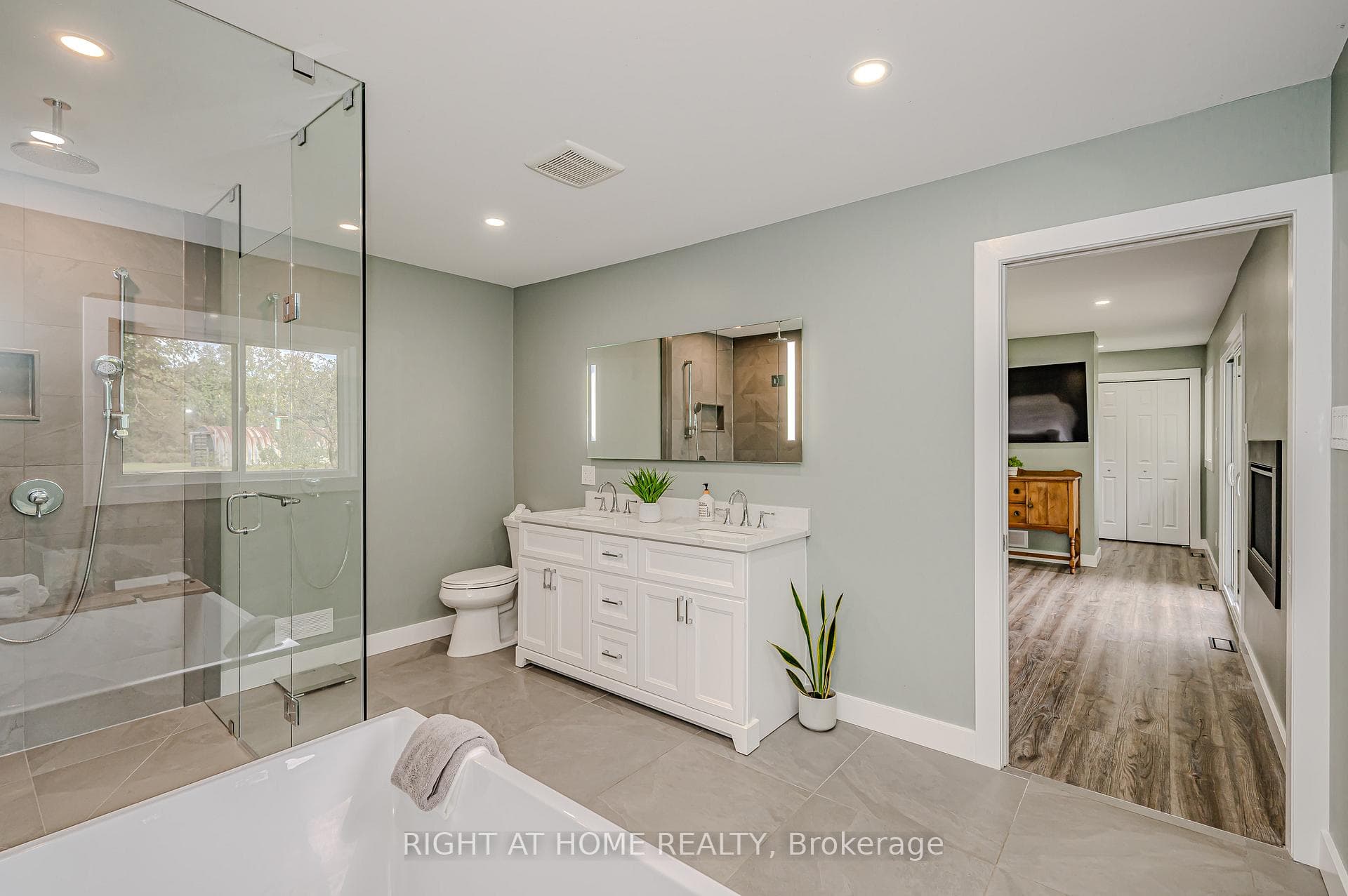 Primary Ensuite