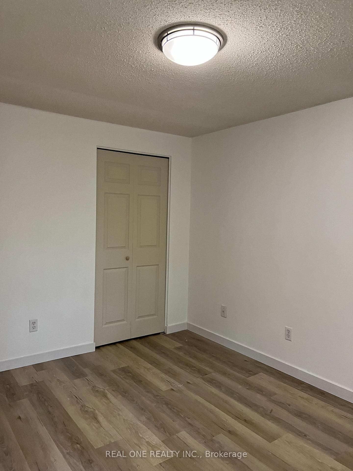 44 Banting Crescent photo 27