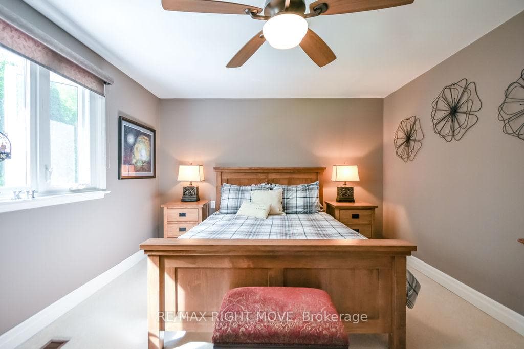 355 FAIRVIEW Drive photo 26