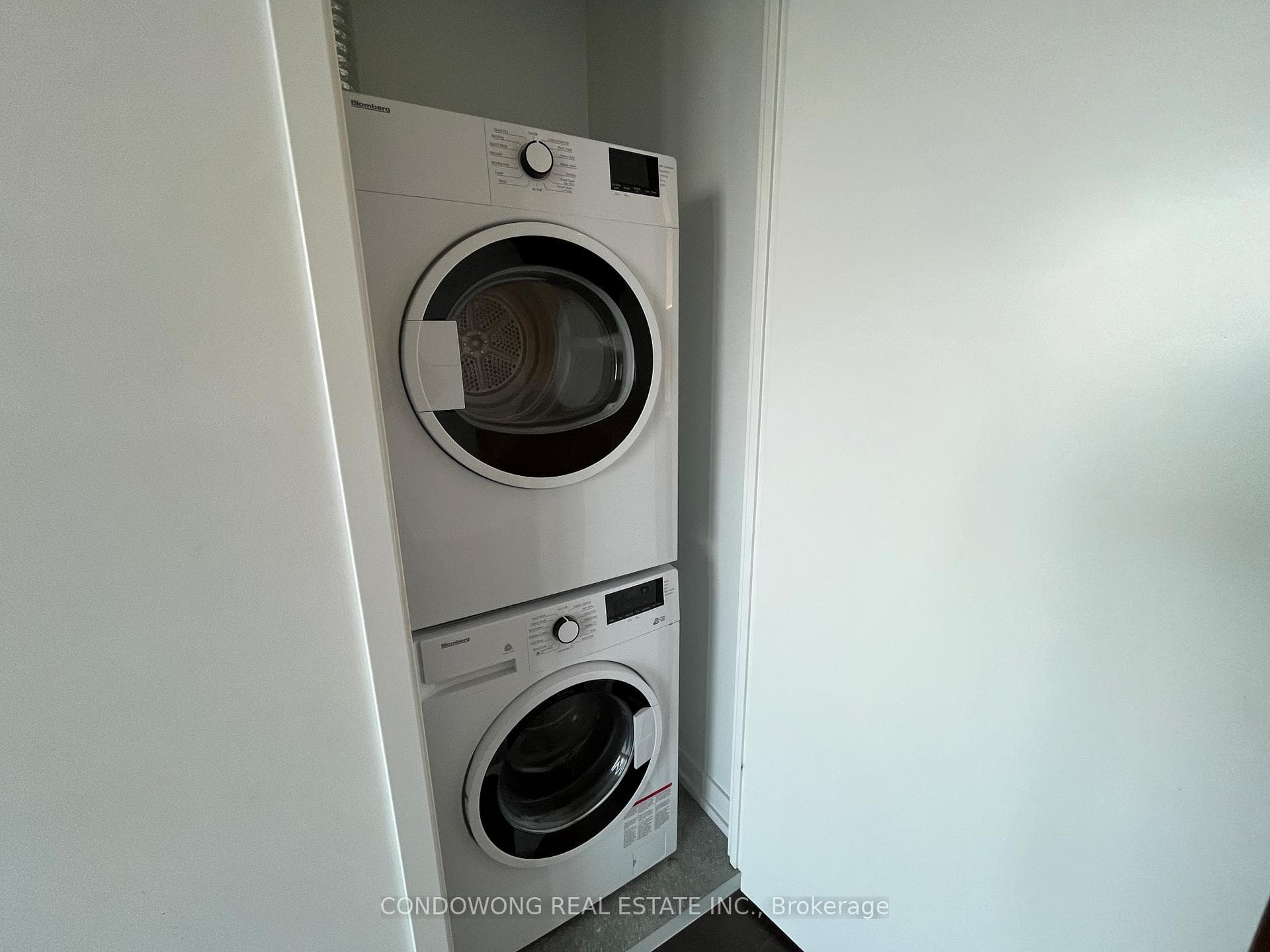 Full Size Washer and Dryer