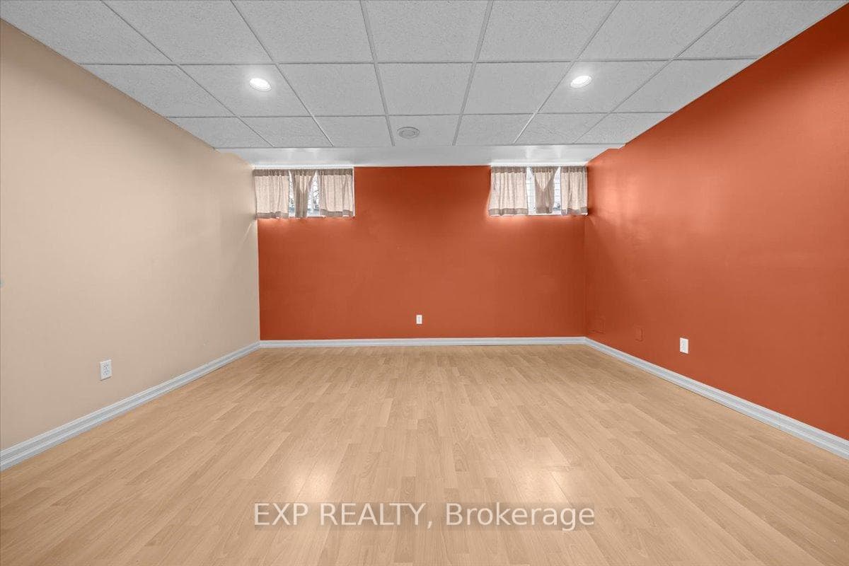 851 Beauregard Crescent photo 36