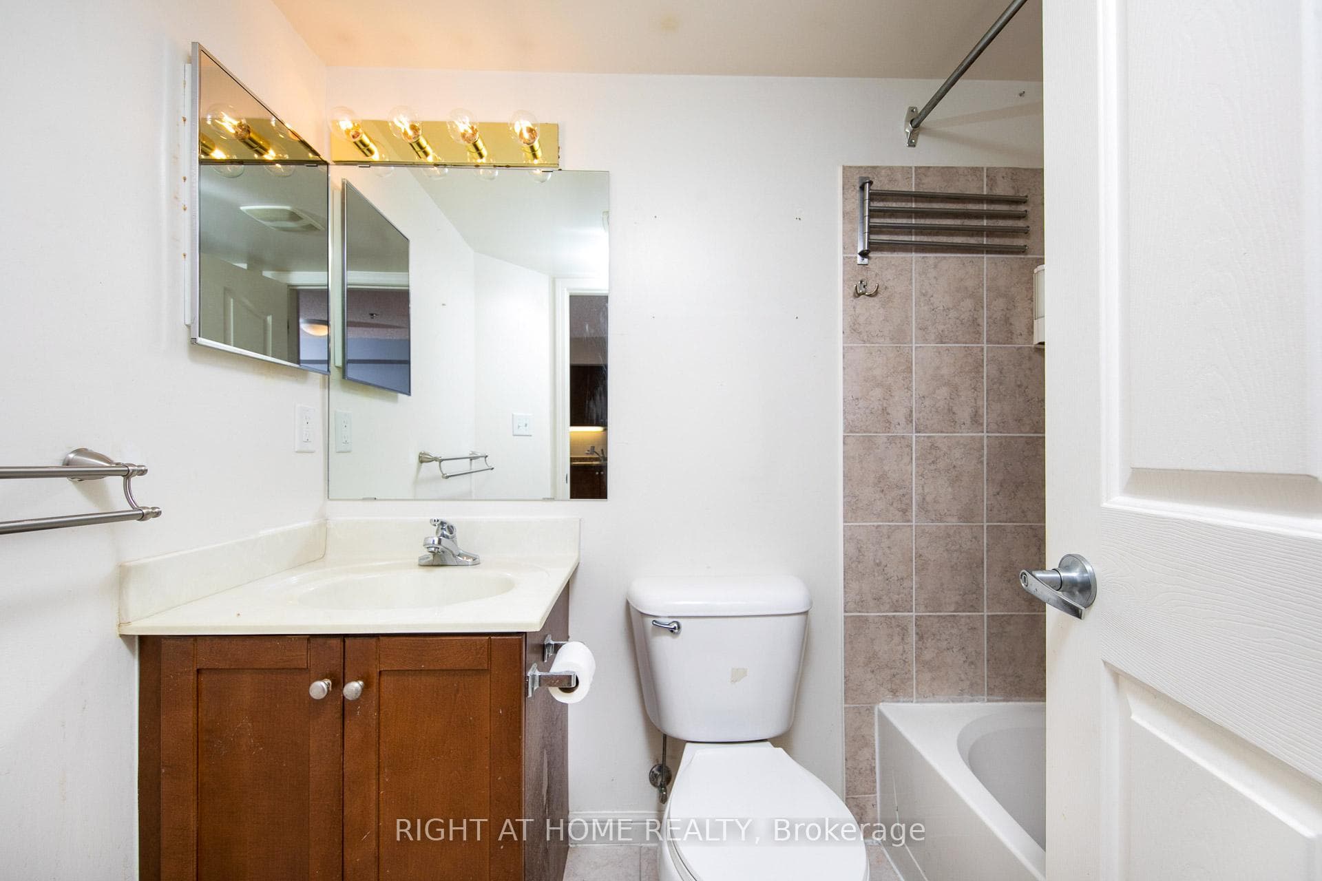 5225 Finch Avenue Unit 222 photo 14
