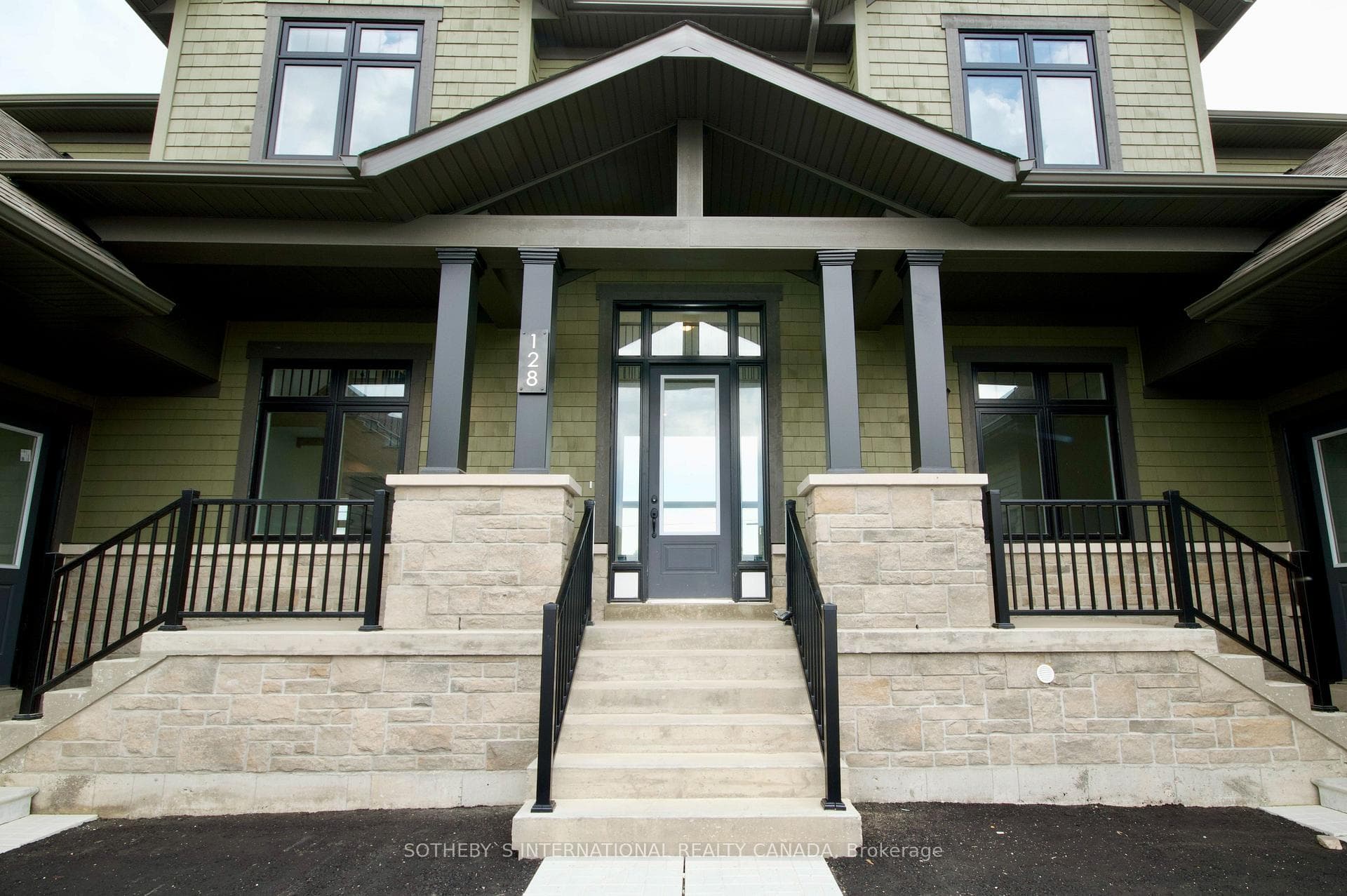 128 William Crisp Drive photo 3
