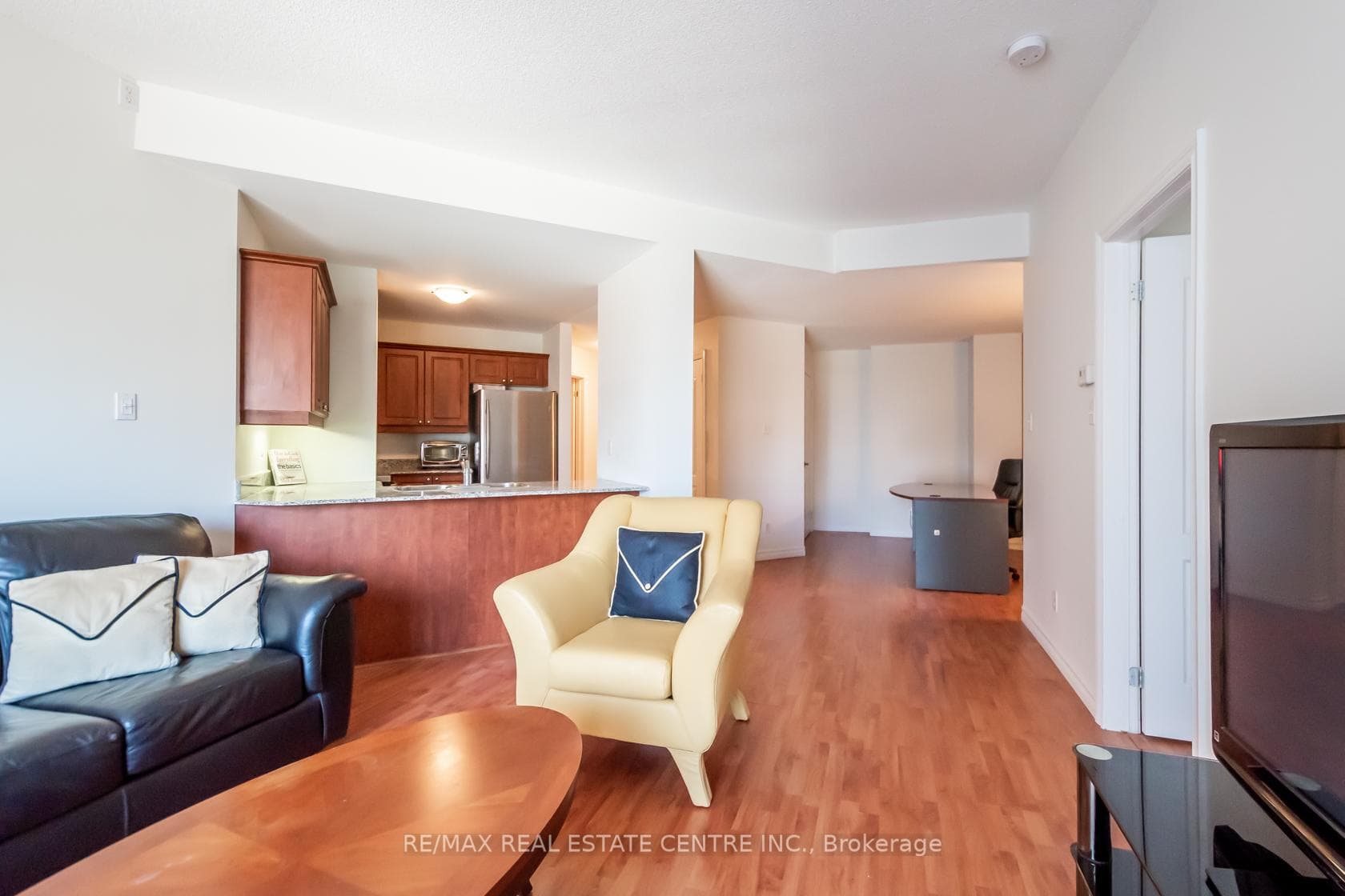 135 JAMES Street Unit 515 photo 20