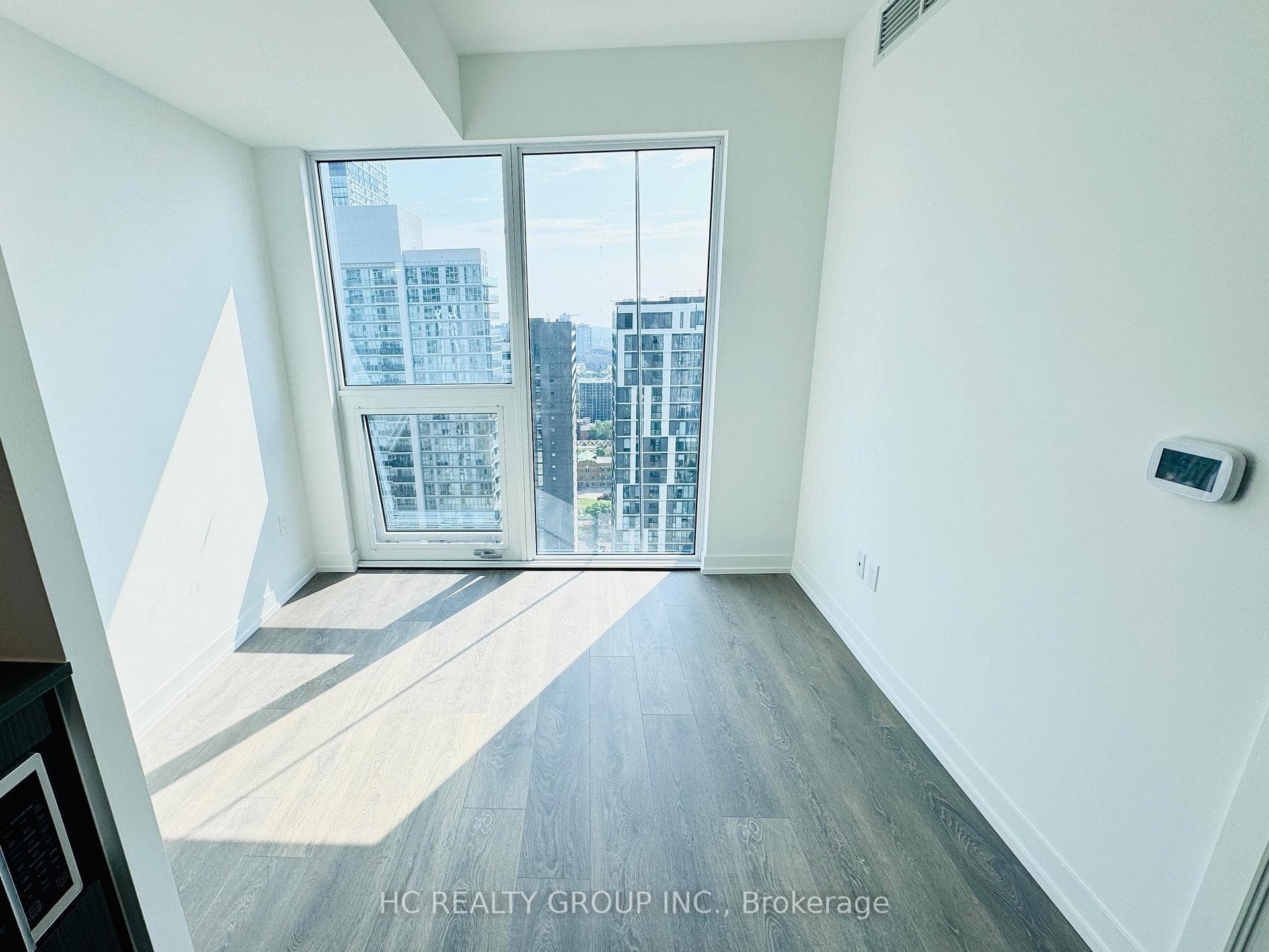 82 Dalhousie Street Unit 3701 photo 4
