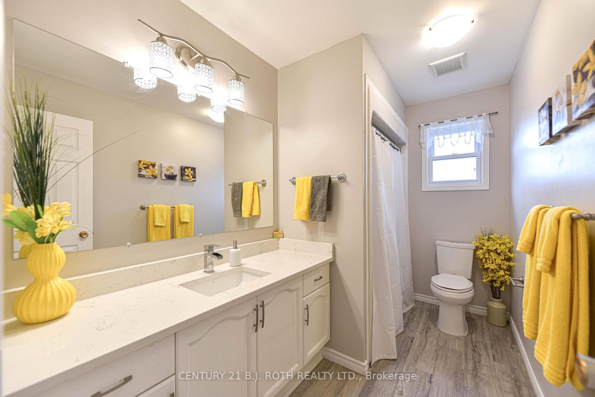 51 Courtney Crescent photo 32