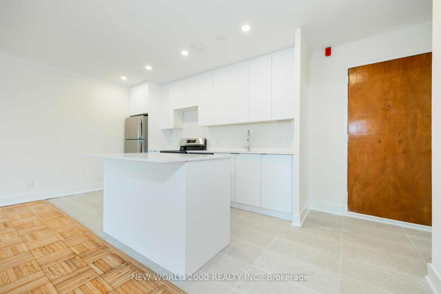 49 Glen Elm Avenue Unit 413 photo 15