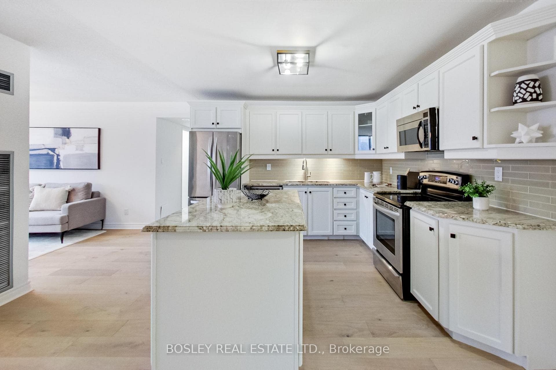 633 Bay Street Unit 2614 photo 4