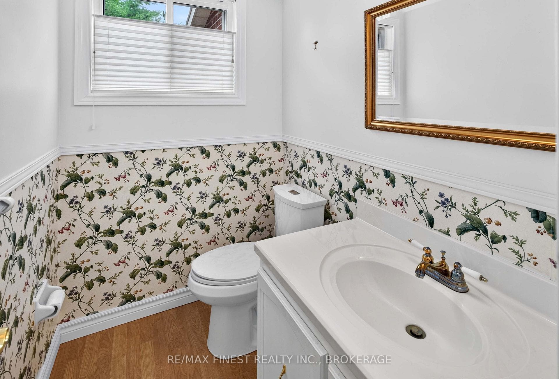 886 Bridle Path Crescent photo 21