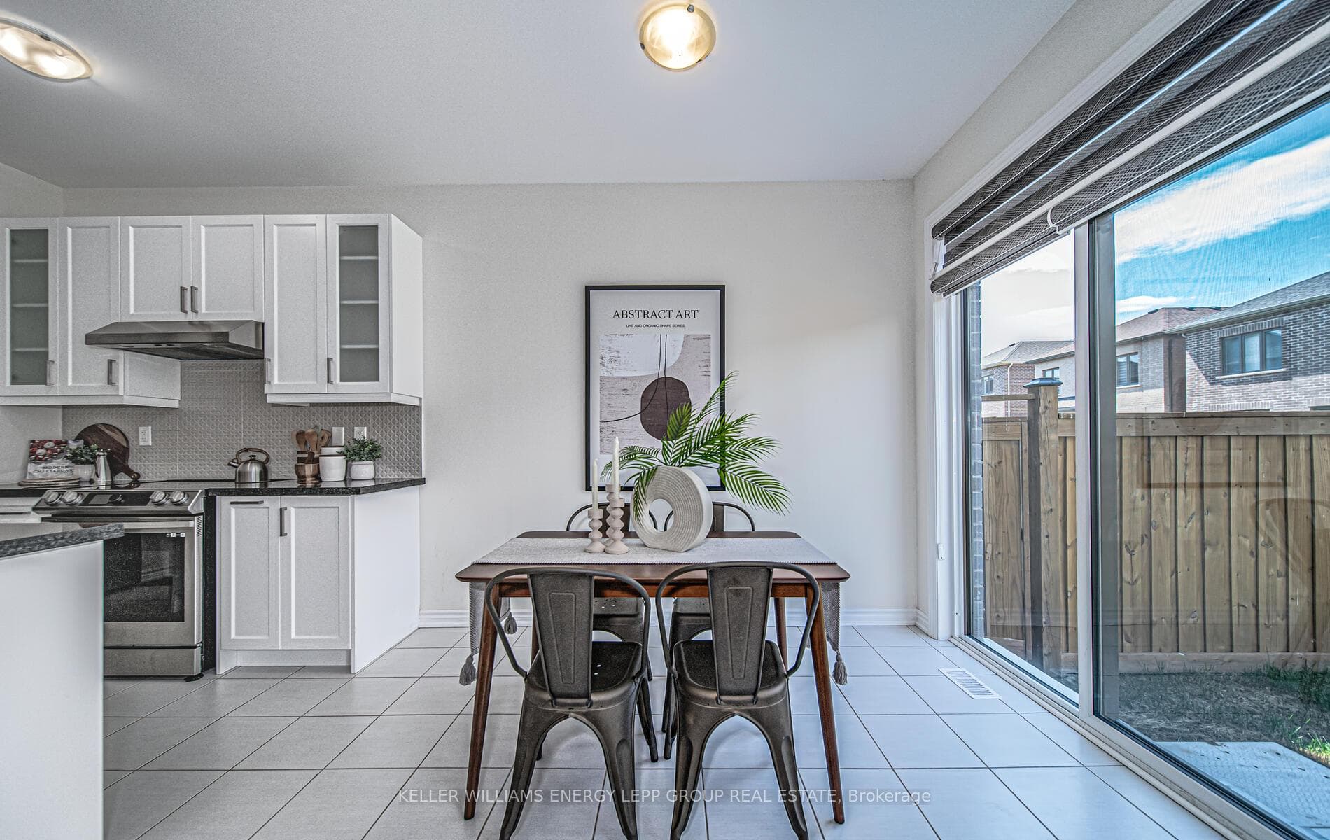 84 Ogston Crescent photo 9