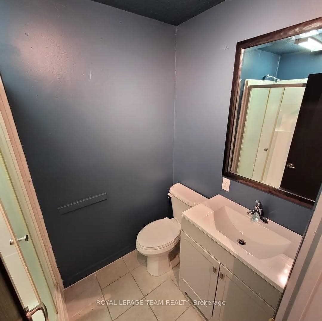 1008 ST. LAURENT Boulevard photo 27