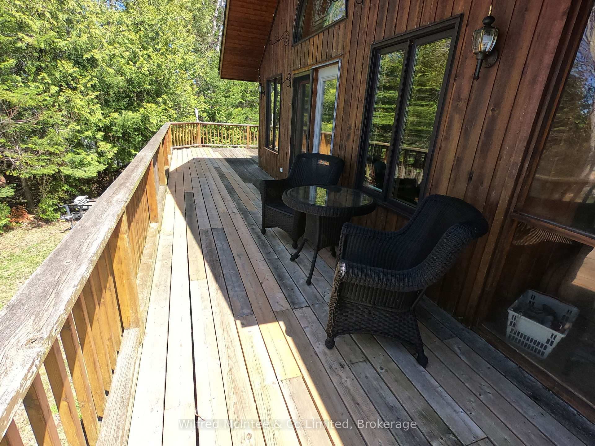 126 Buckingham Lane photo 10