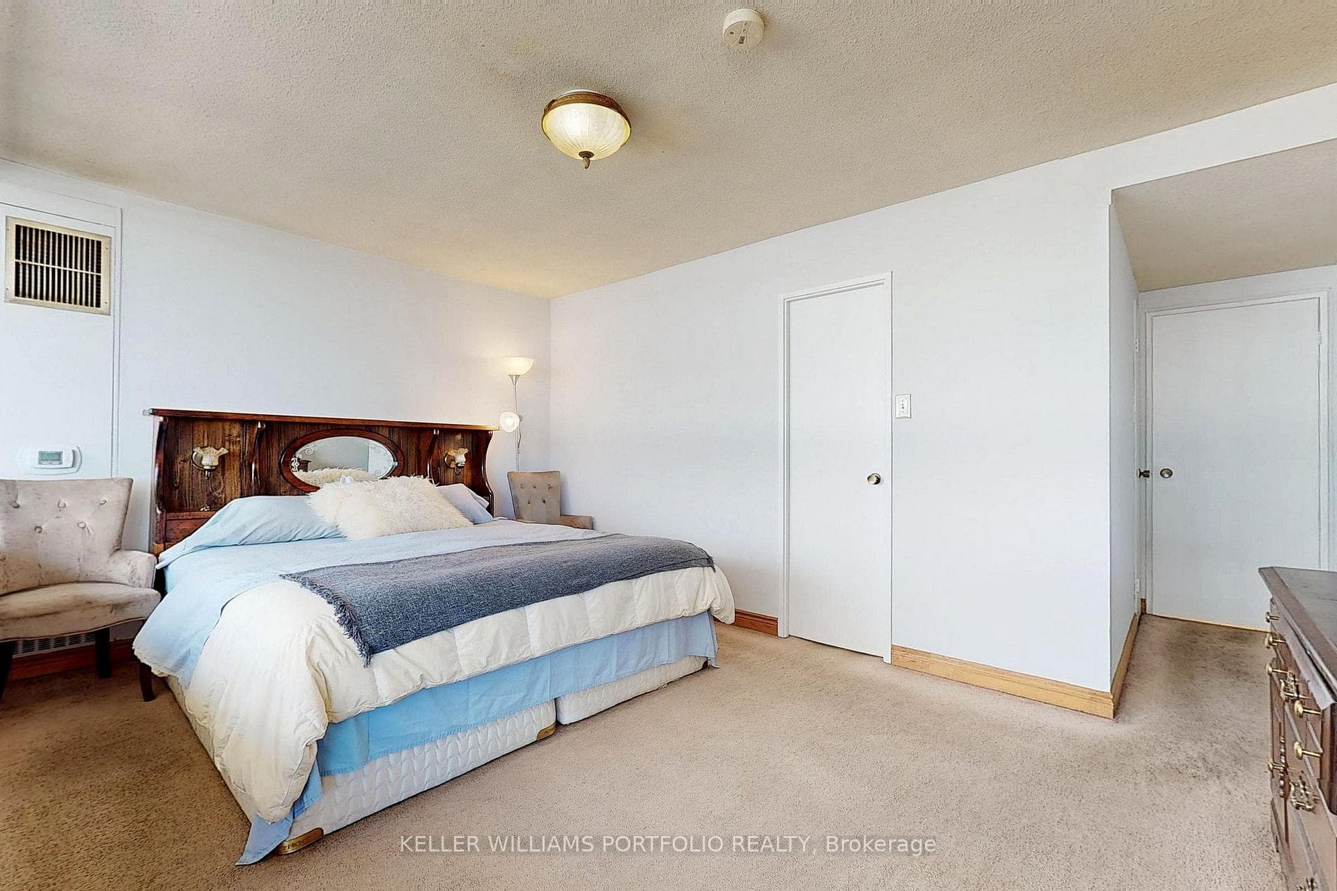 720 Spadina Avenue Unit 1510 photo 14