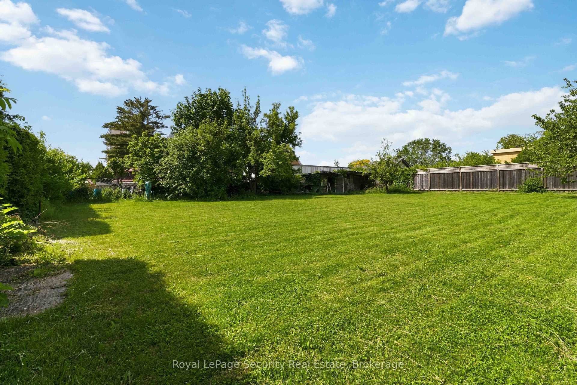73 St Andrews Boulevard photo 16
