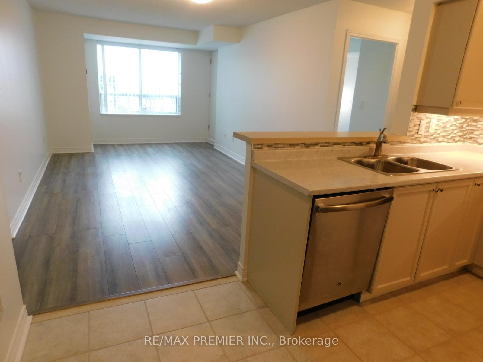 39 Oneida Crescent Unit 1213 photo 7