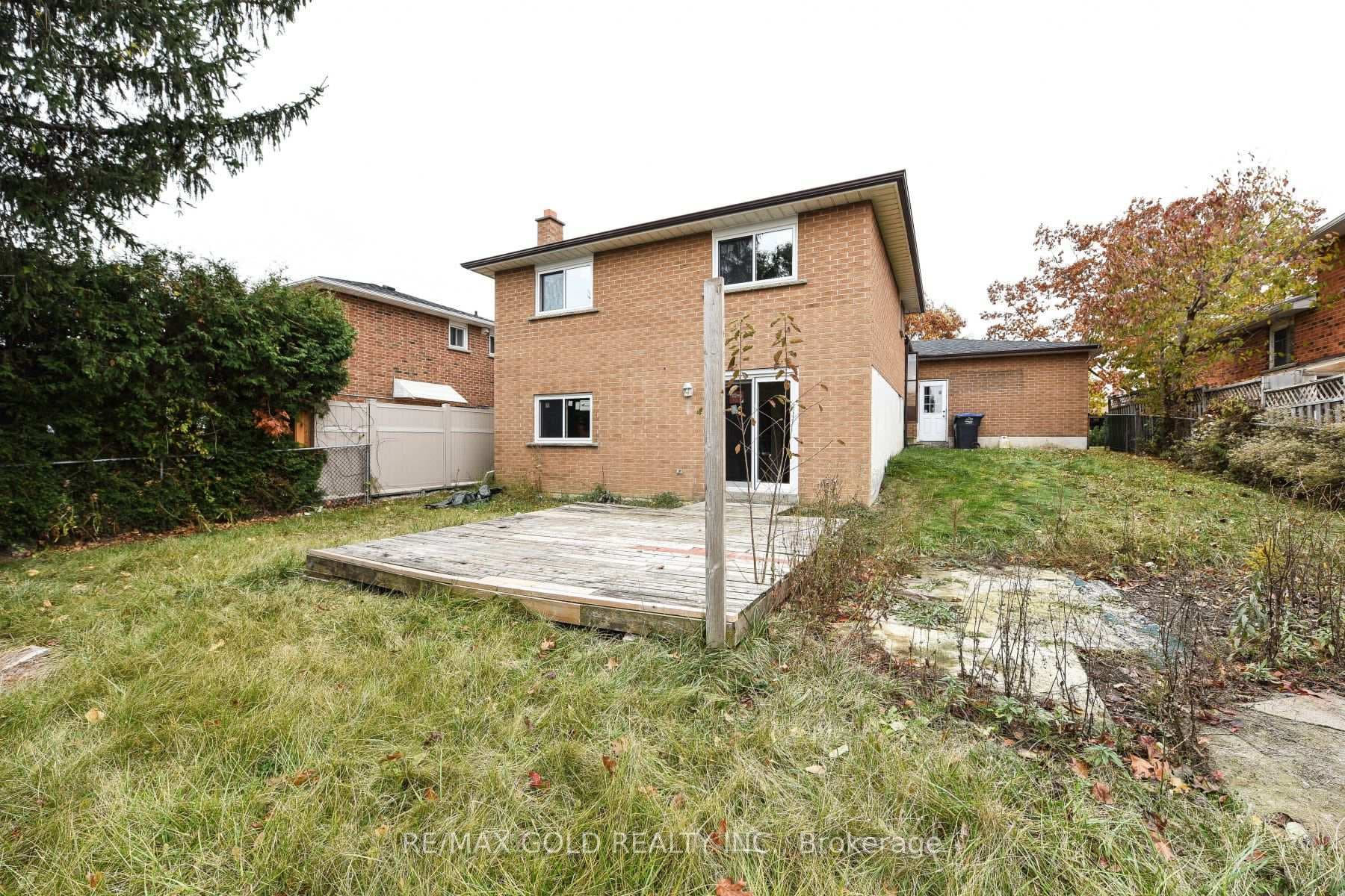 51 Malcolm Crescent photo 34