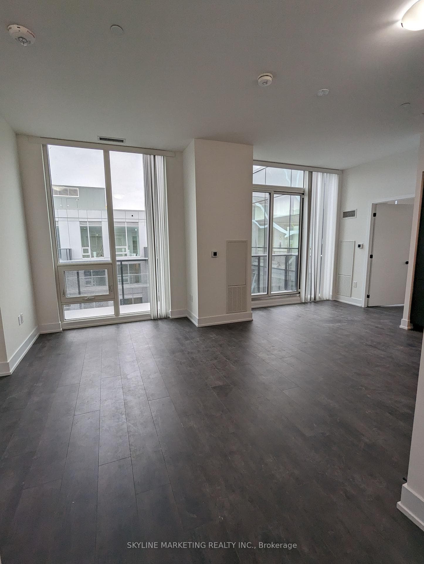 2450 Old Bronte Road Unit 817 photo 8