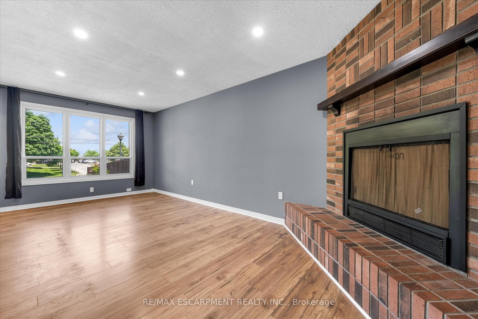 261 LIMERIDGE Road photo 6