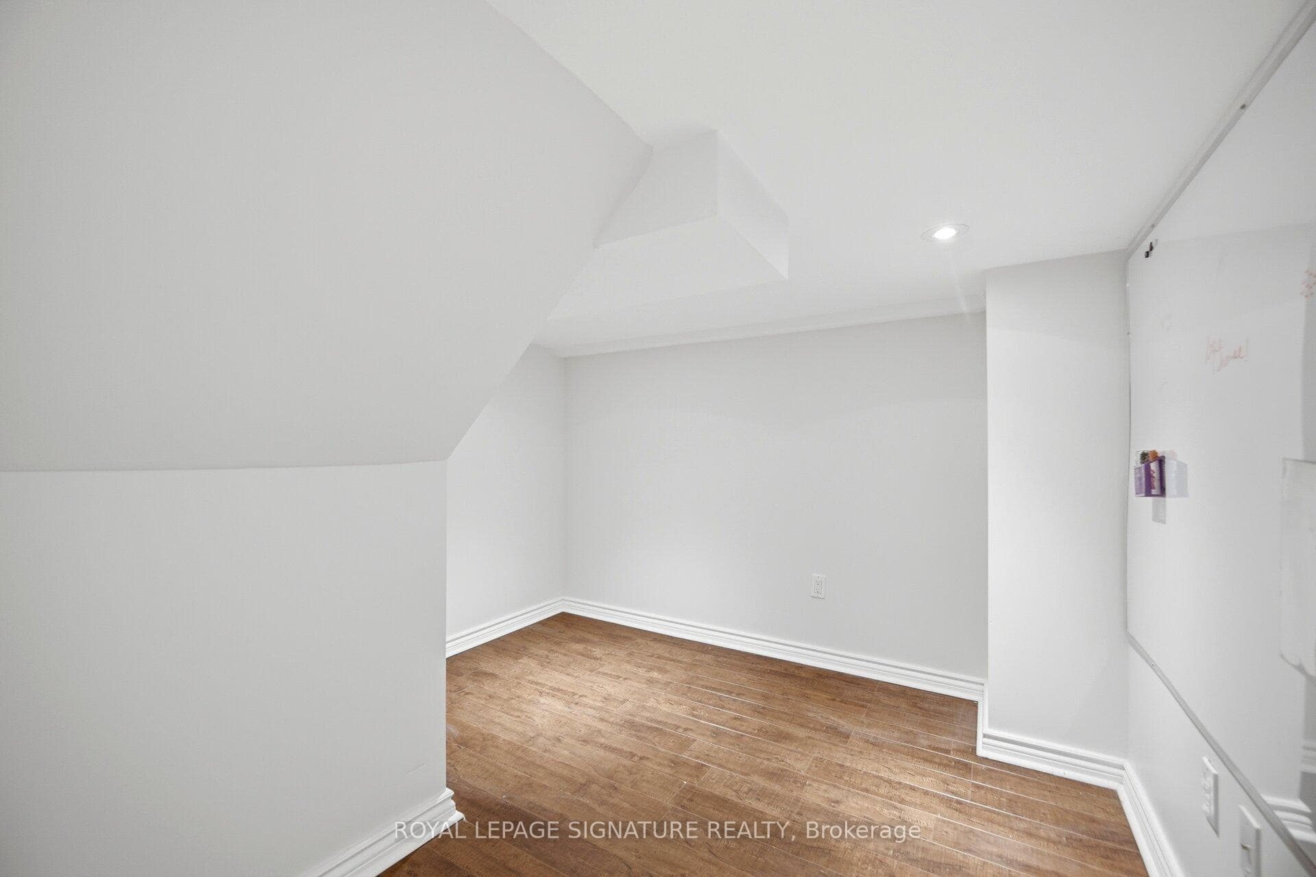 901 Knotty Pine Grove photo 38