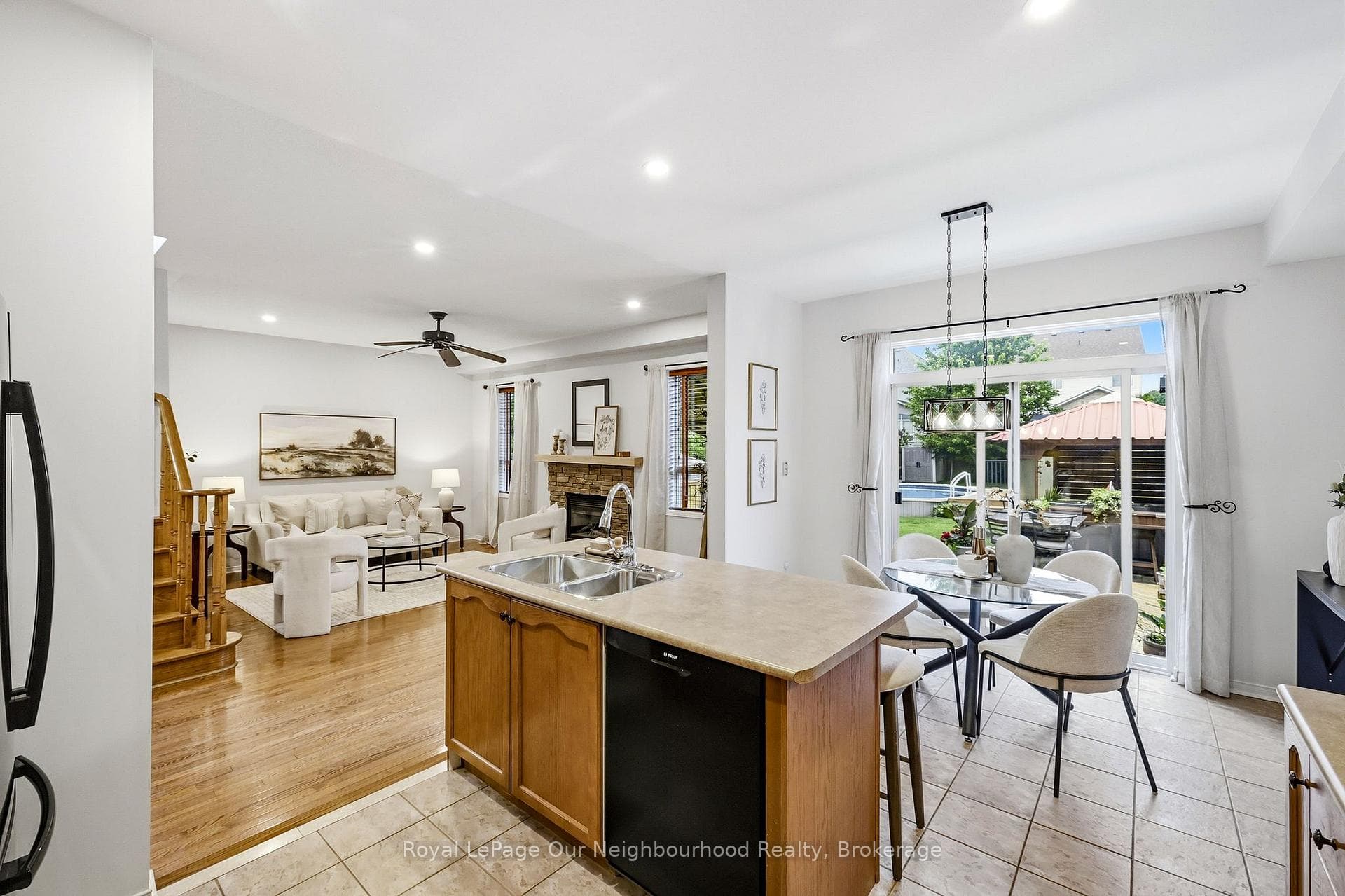 1090 Keswick Court photo 14