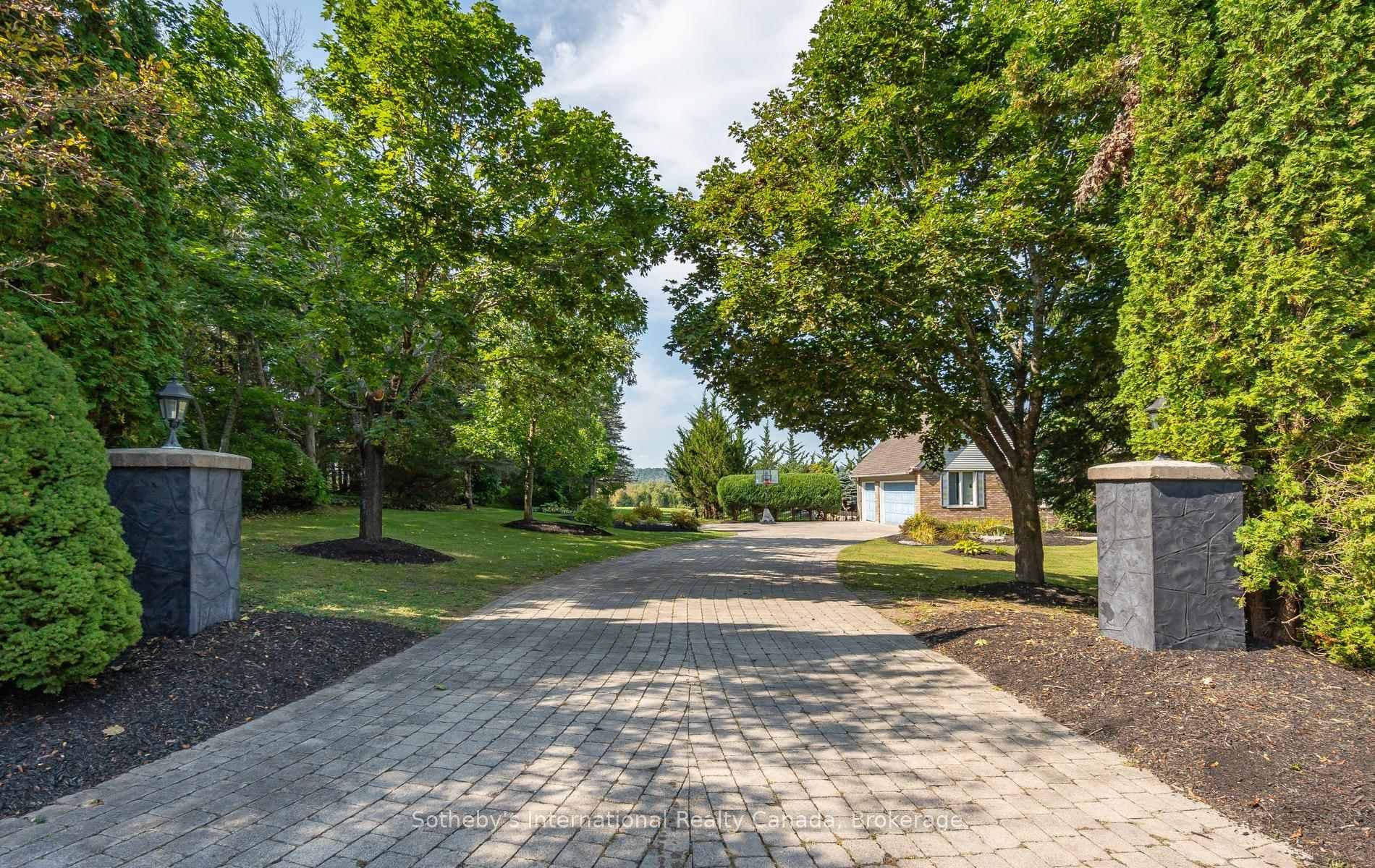 203 SKI HILL Road photo 4