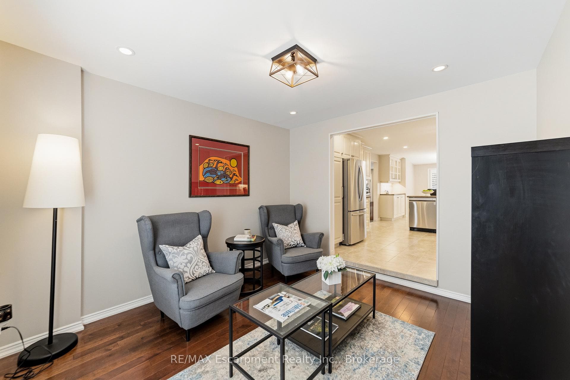 449 Roymor Crescent photo 9