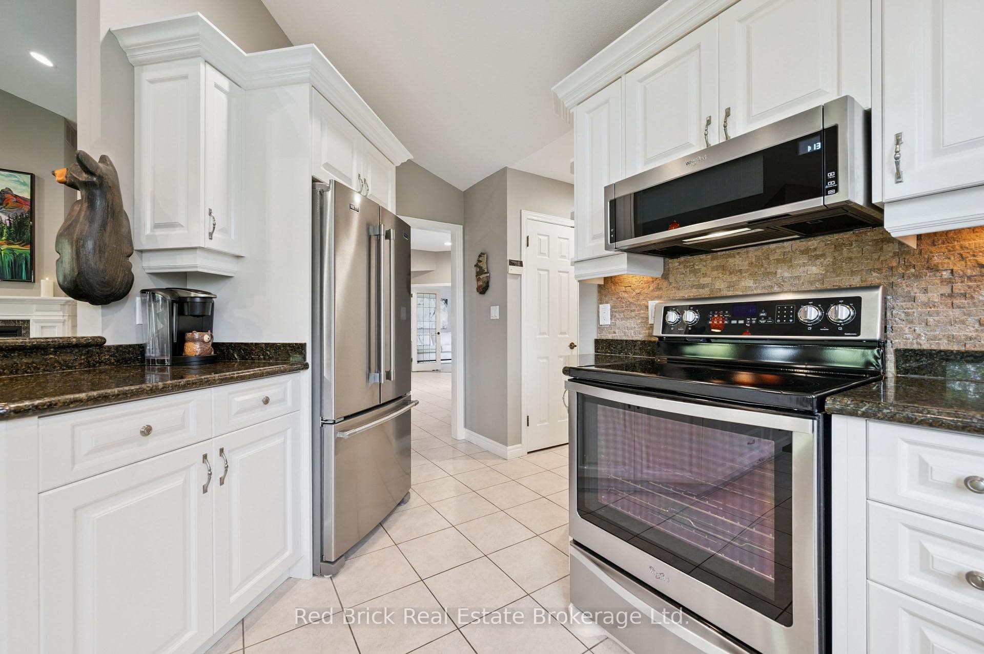 326 Erb Street photo 12