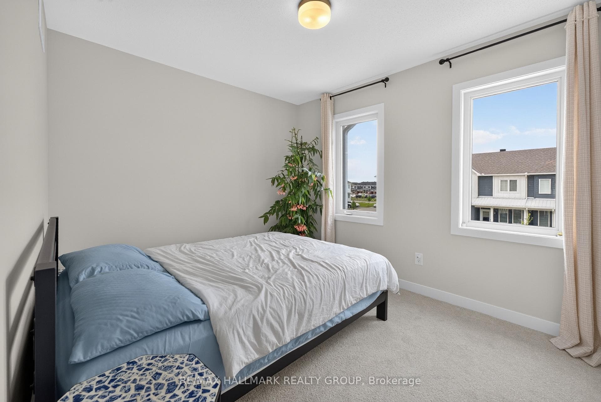 627 Alopex Row photo 32