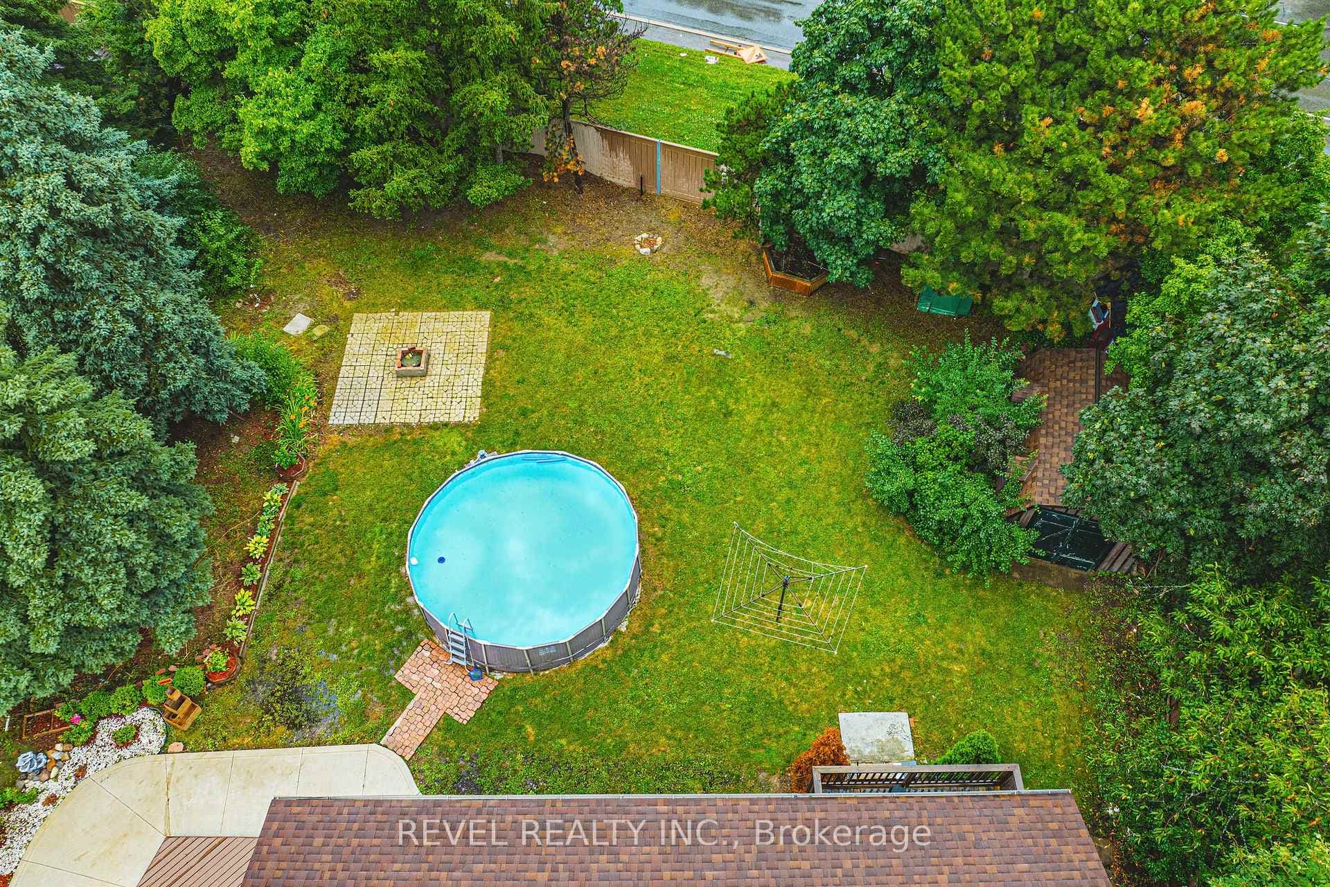 80 Blackthorn Lane photo 37