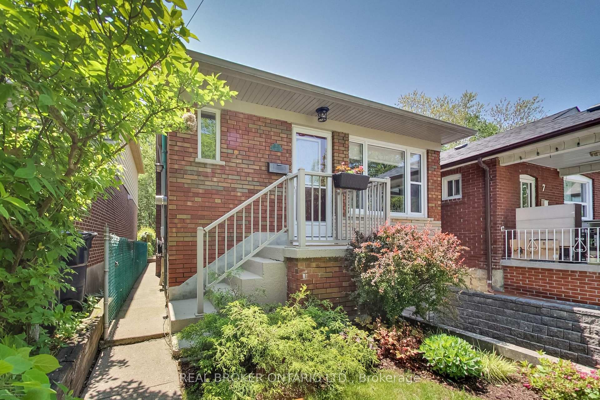 9 Craiglee Drive photo 36