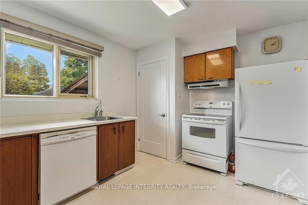 2305 Ryan Drive Unit A photo 9