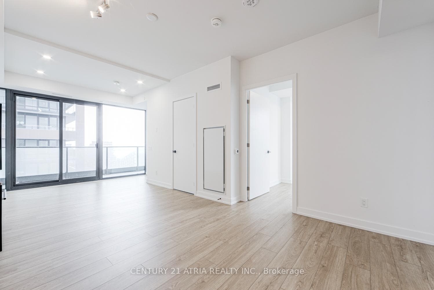 35 Parliament Street Unit 1804 photo 1