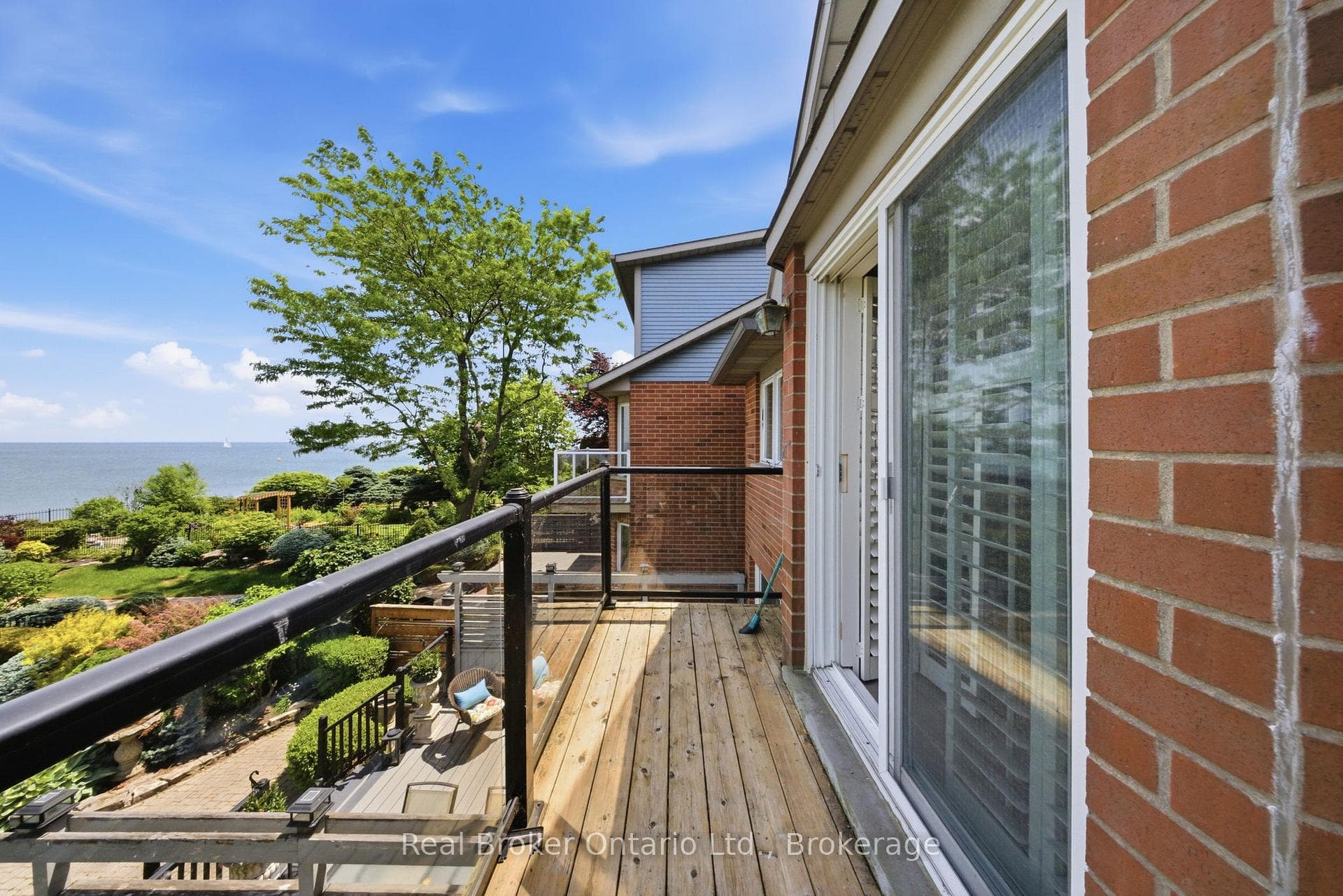 23 Edgewater Drive photo 14